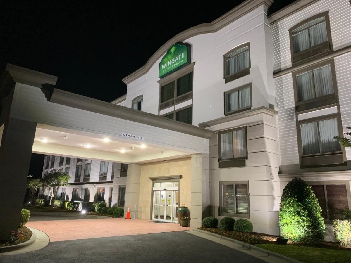 Wingate By Wyndham Southport Hotell Exteriör bild