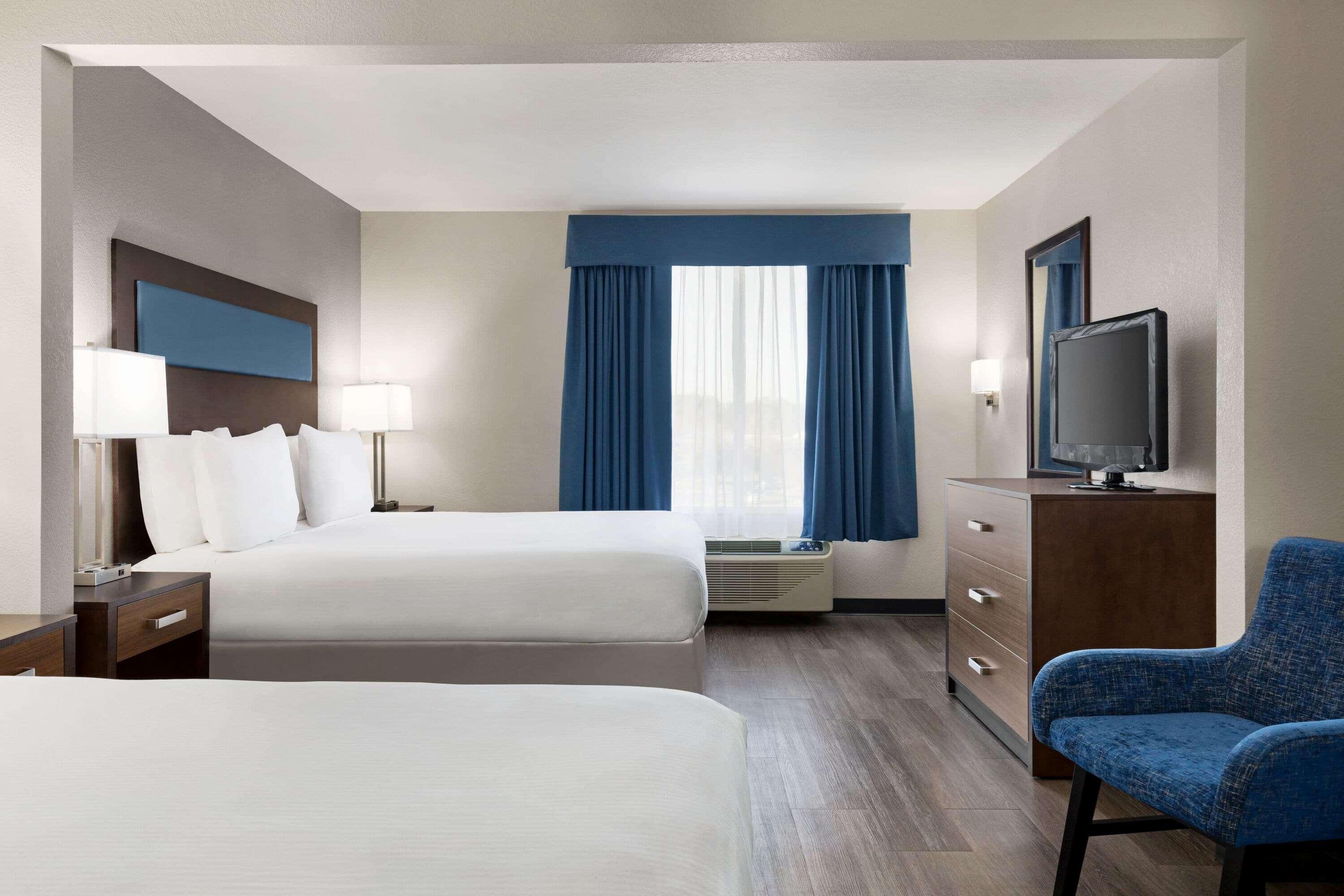 Wingate By Wyndham Southport Hotell Exteriör bild